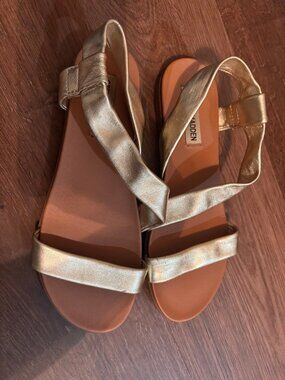 Steve Madden Metallic Gold Slingback Flat Sandals Size 6